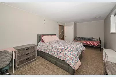 2846 W Briarwood Dr, Franklin, WI 53132 - Photo 31