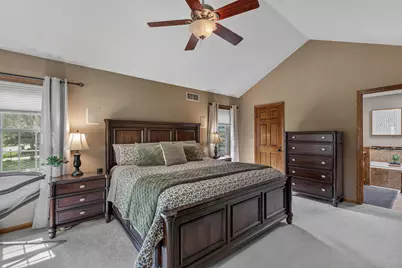 13830 W Linfield Dr, New Berlin, WI 53151 - Photo 29