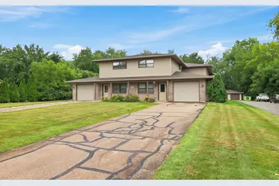 840 E Beacon Ave, New London, WI 54961 - Photo 1