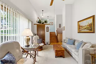 719 Wexford Way, Hartland, WI 53029 - Photo 5