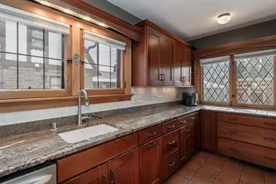 352 N Pinecrest St, Milwaukee, WI 53208 - Photo 13