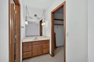 W71N1044 Hampton Ave, Cedarburg, WI 53012 - Photo 19