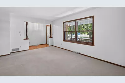 W71N1044  Hampton Ave, Cedarburg, WI 53012 - Photo 5