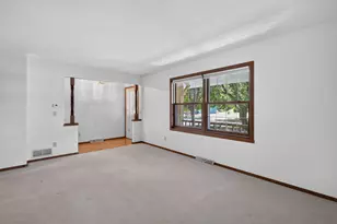 W71N1044 Hampton Ave, Cedarburg, WI 53012 - Photo 5
