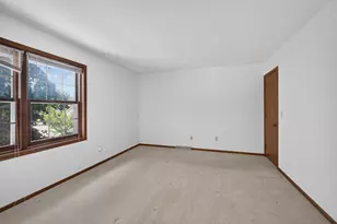 W71N1044 Hampton Ave, Cedarburg, WI 53012 - Photo 17