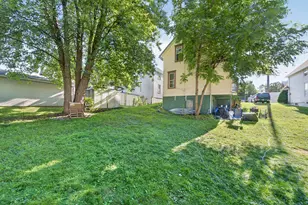 422 N 6th St, Manitowoc, WI 54220 - Photo 23