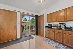 3822 S 10th St, Sheboygan, WI 53081 - Photo 9
