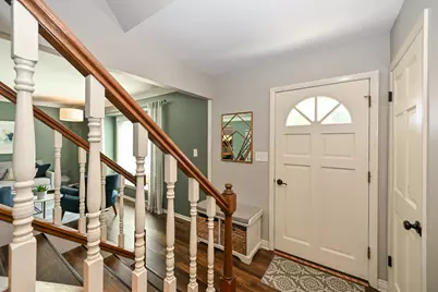 3981 S Victoria Ct, New Berlin, WI 53151 - Photo 3
