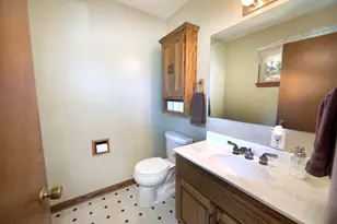 1505 Edgewood Ave, South Milwaukee, WI 53172 - Photo 17