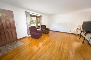 1505 Edgewood Ave, South Milwaukee, WI 53172 - Photo 5