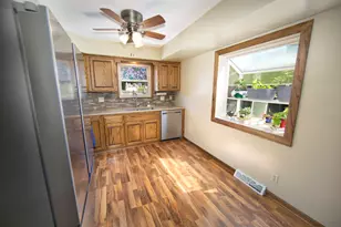 1505 Edgewood Ave, South Milwaukee, WI 53172 - Photo 9