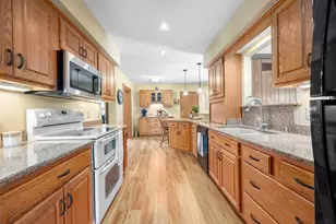 6109 Thornridge Ln, Greendale, WI 53129 - Photo 7