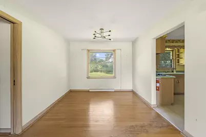 6411 S 118th St, Franklin, WI 53132 - Photo 5