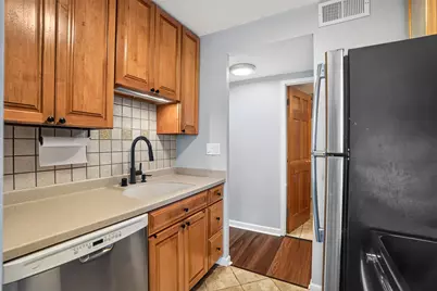 1409 N Prospect Ave #401, Milwaukee, WI 53202 - Photo 7