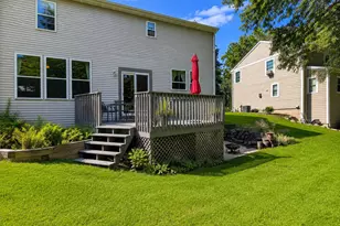508 Berwyn Dr, Fontana, WI 53125 - Photo 3