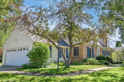 7758 N Berwyn Ave, Glendale, WI 53209 - Photo 3