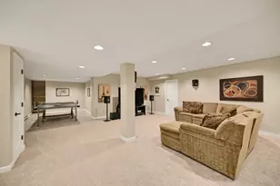 20740 Bartlett Ct, Brookfield, WI 53045 - Photo 9