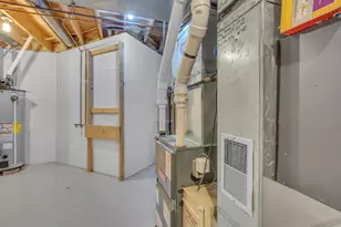 4564 Broadway St, Manitowoc, WI 54220 - Photo 33