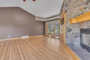 4564 Broadway St, Manitowoc, WI 54220 - Photo 7