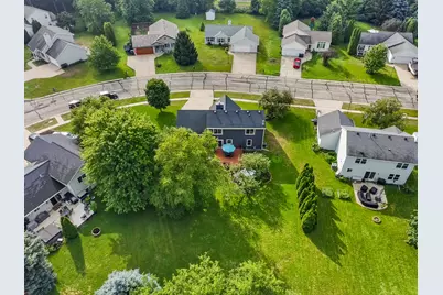 2554 S Sterling Cir, East Troy, WI 53120 - Photo 33