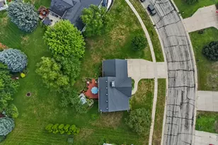 2554 S Sterling Cir, East Troy, WI 53120 - Photo 33