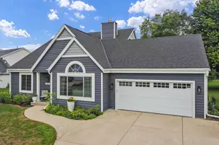 2554 S Sterling Cir, East Troy, WI 53120 - Photo 39