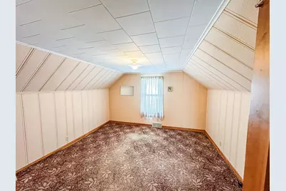 1109  Flambeau St, Manitowoc, WI 54220 - Photo 11
