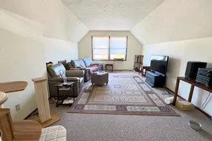 4449 W Tesch Ave, Greenfield, WI 53220 - Photo 3