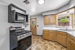 10923 W Cameron Ave, Milwaukee, WI 53225 - Photo 7