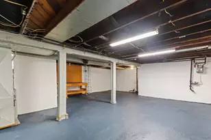 2116 S 70th St, West Allis, WI 53219 - Photo 29