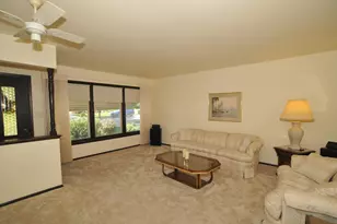 5646 S 30th St, Milwaukee, WI 53221 - Photo 9