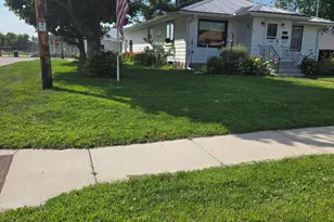 1403 Academy St, Elroy, WI 53929 - Photo 5