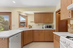 4978 S 24th St, Milwaukee, WI 53221 - Photo 11