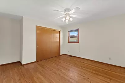 4978 S 24th St, Milwaukee, WI 53221 - Photo 15