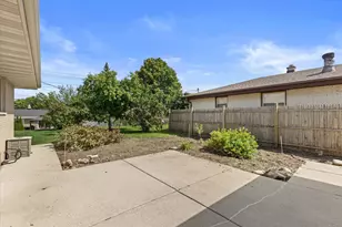 4978 S 24th St, Milwaukee, WI 53221 - Photo 27