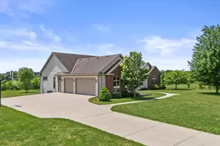 S99W33205 Genevieve Dr, Mukwonago, WI 53149 - Photo 3