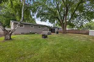 1510 Cliffview Dr, Holmen, WI 54636 - Photo 21
