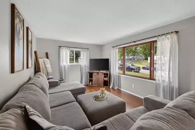 1510  Cliffview Dr, Holmen, WI 54636 - Photo 5