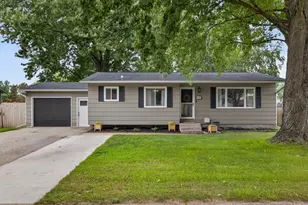 1510 Cliffview Dr, Holmen, WI 54636 - Photo 1