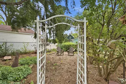 1919 W Marne Ave, Glendale, WI 53209 - Photo 35