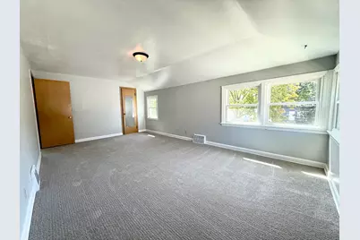 4510 W Tripoli Ave, Milwaukee, WI 53220 - Photo 11