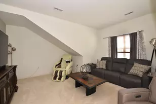 1033 Hastings Ct, Racine, WI 53406 - Photo 17