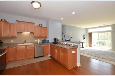 1033  Hastings Ct #202, Racine, WI 53406 - Photo 5