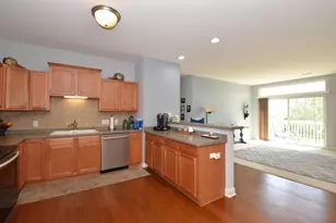 1033 Hastings Ct, Racine, WI 53406 - Photo 5