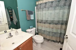 1033 Hastings Ct, Racine, WI 53406 - Photo 19