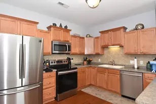 1033 Hastings Ct, Racine, WI 53406 - Photo 11