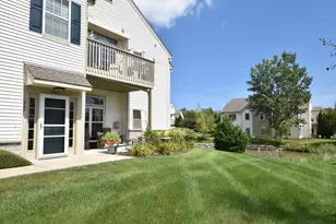 1033 Hastings Ct, Racine, WI 53406 - Photo 1