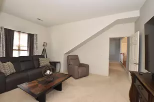 1033 Hastings Ct, Racine, WI 53406 - Photo 7