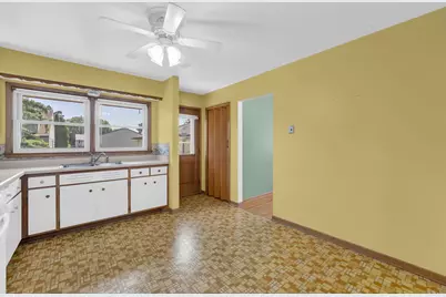 4418 S Kentucky Ave, Milwaukee, WI 53221 - Photo 11