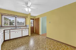 4418 S Kentucky Ave, Milwaukee, WI 53221 - Photo 11